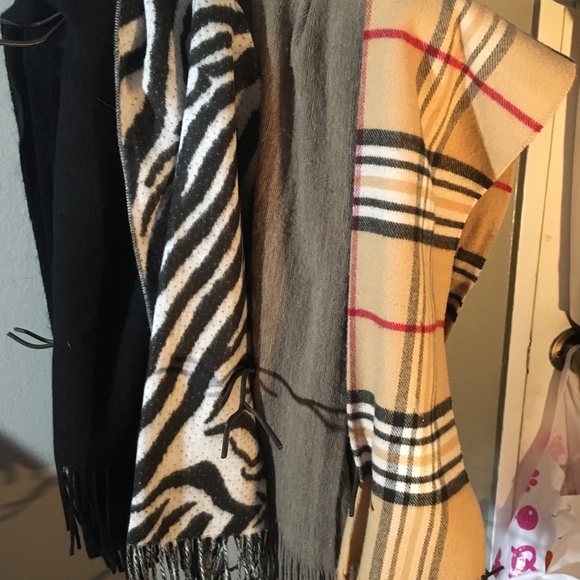 Scarfs - Picture 2 of 4